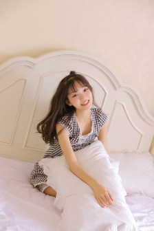 喜爱夜蒲2大尺度吃乳